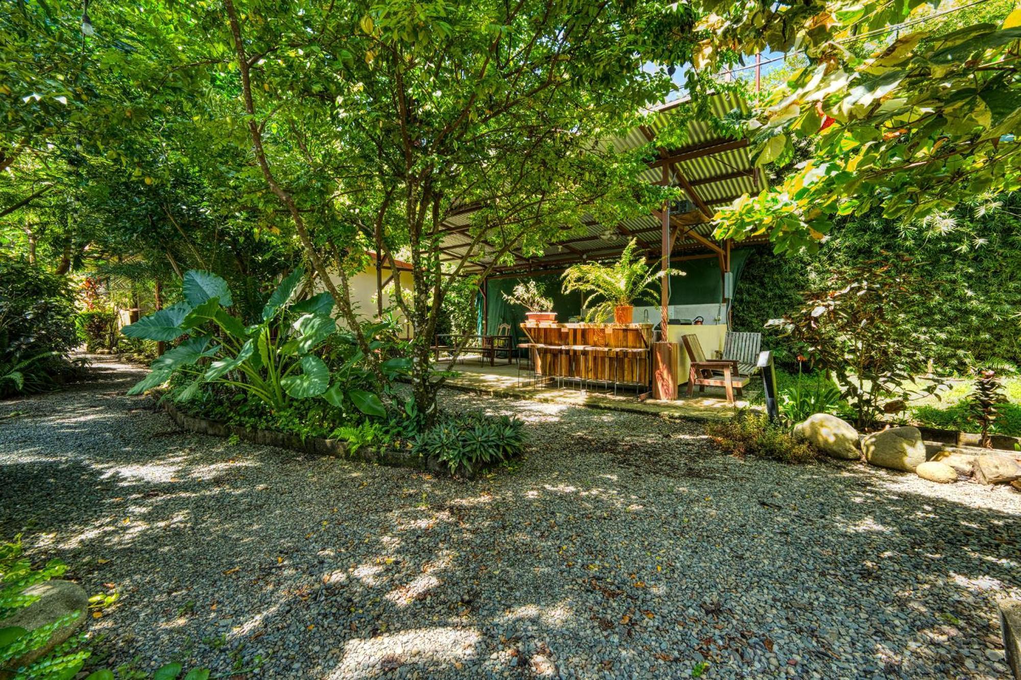 Bamboo River House And Hotel Dominical Exterior foto