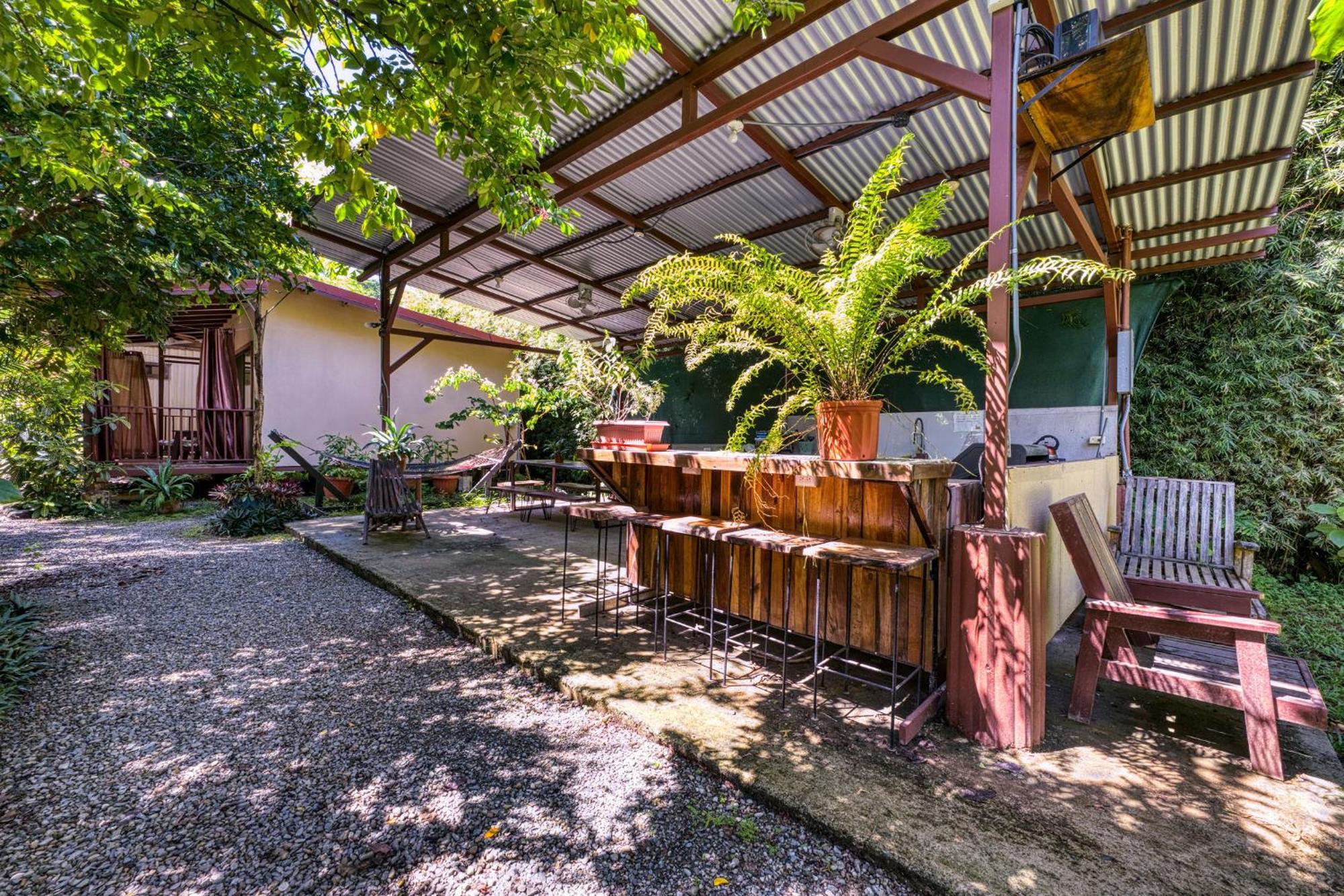 Bamboo River House And Hotel Dominical Exterior foto