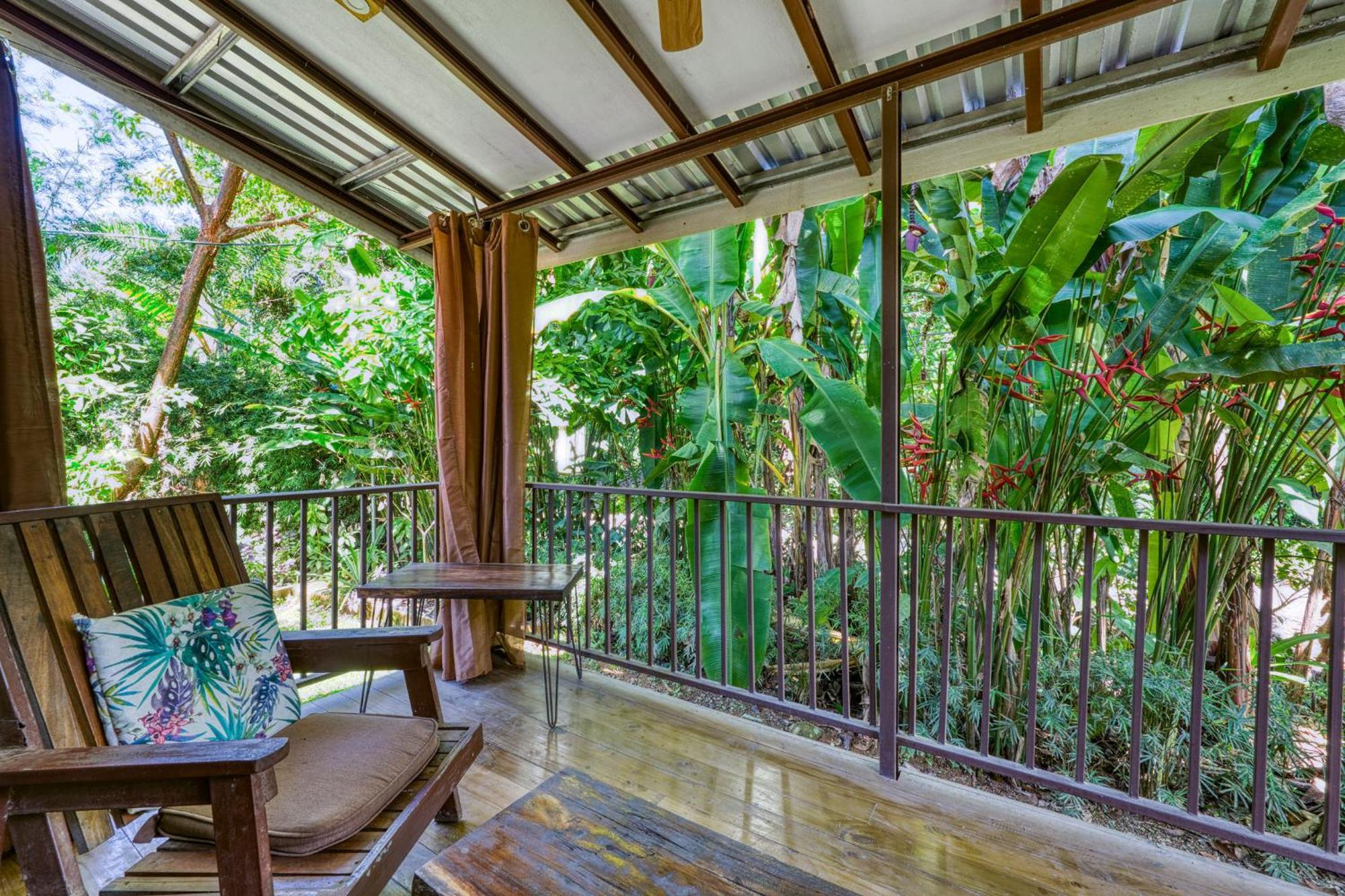Bamboo River House And Hotel Dominical Exterior foto