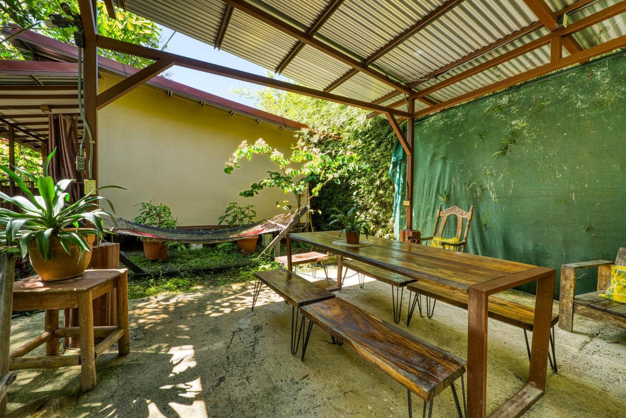 Bamboo River House And Hotel Dominical Exterior foto