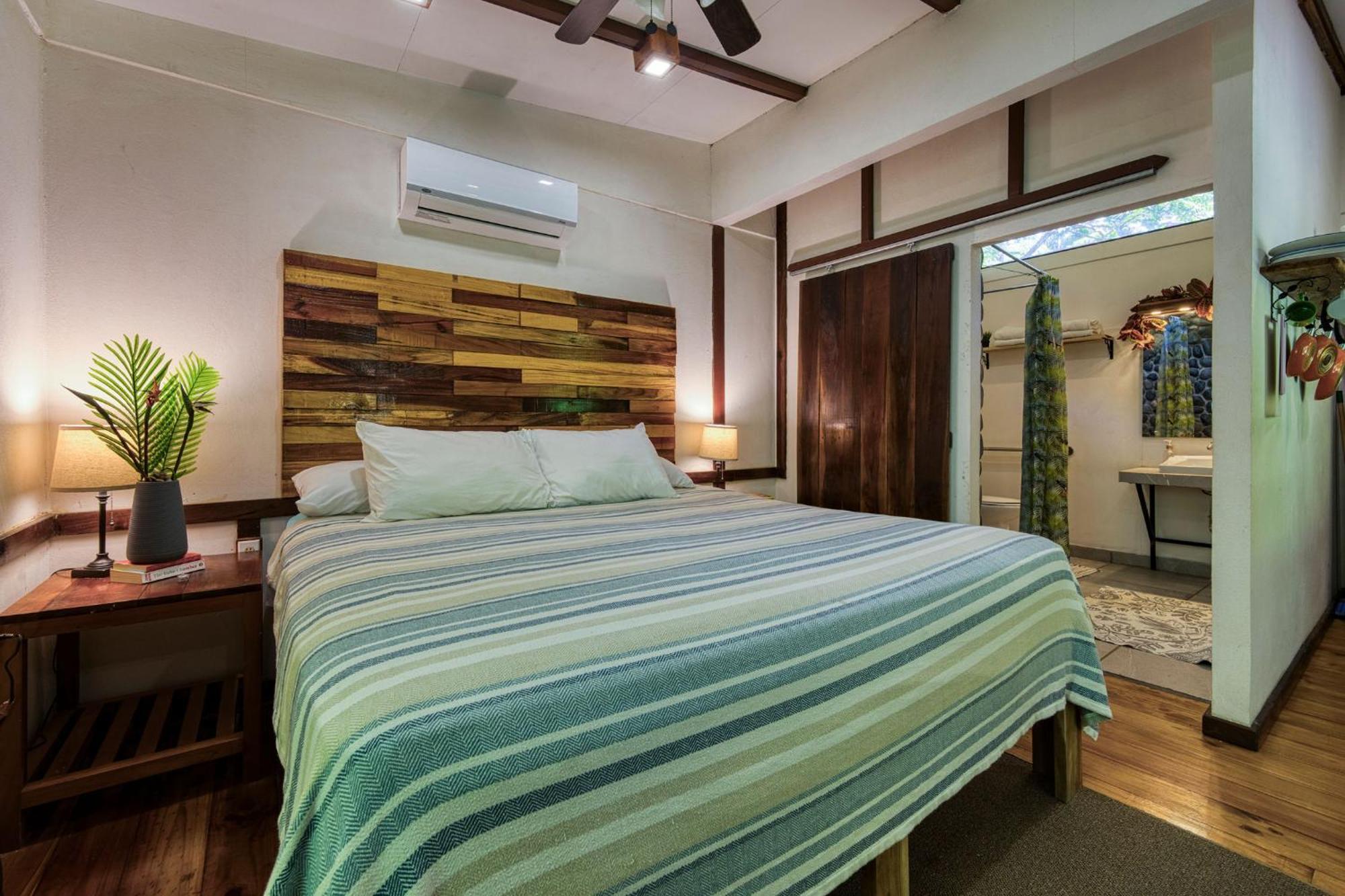 Bamboo River House And Hotel Dominical Exterior foto